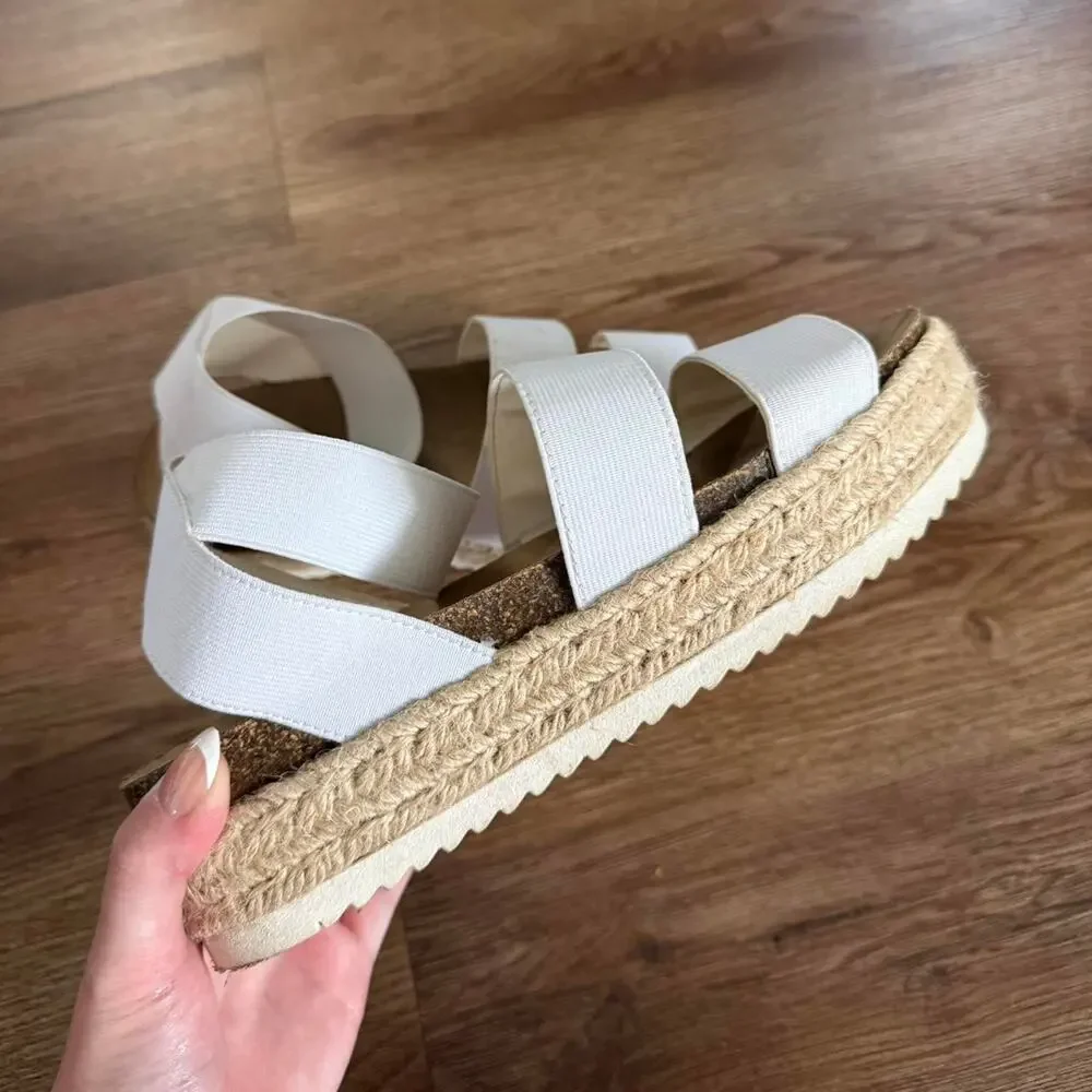 Cushionaire cute platform sandals